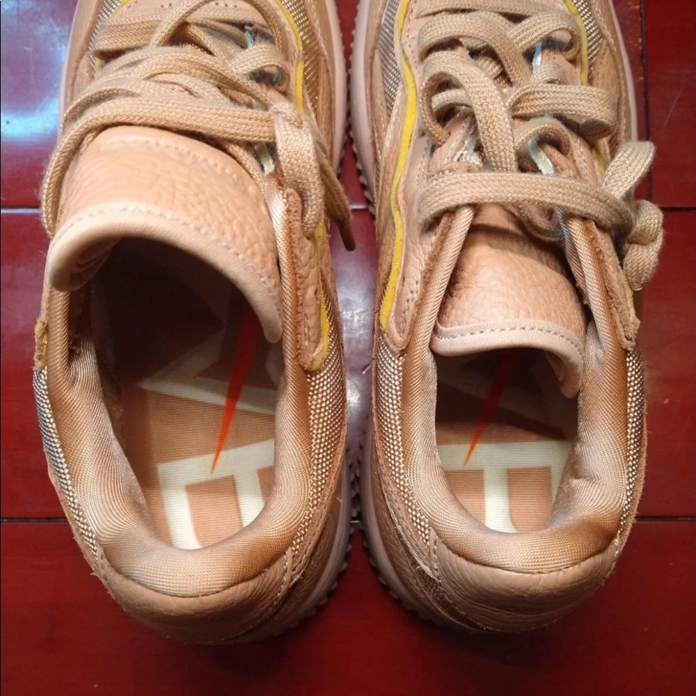 Victoria Beckham Reebok sneakers - Picture 7 of 10